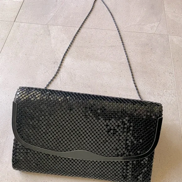 Black Sequin clutch bag w/attached chain for that special date-night. Nice size - Picture 2 of 10